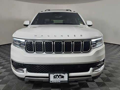 Used 2022 Jeep Wagoneer Series III w/ Premium Group I AWD/4WD image 8