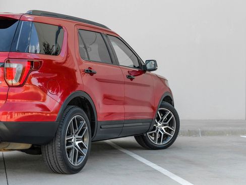 Used 2017 Ford Explorer Sport w/ Equipment Group 401A AWD/4WD image 11