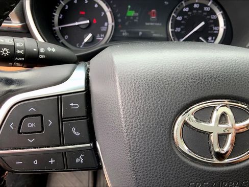 Used 2021 Toyota Highlander Platinum AWD/4WD image 24