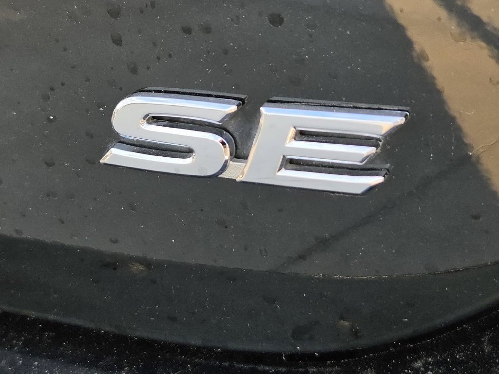 Used 2018 Toyota Camry SE w/ Moonroof Package FWD image 5