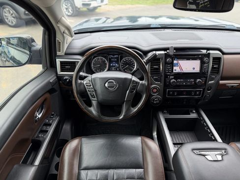 Used 2018 Nissan Titan SV AWD/4WD image 38