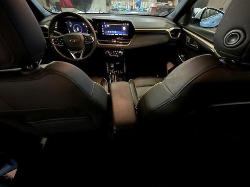 Used 2024 Chevrolet TrailBlazer ACTIV w/ Driver Confidence Package image 3