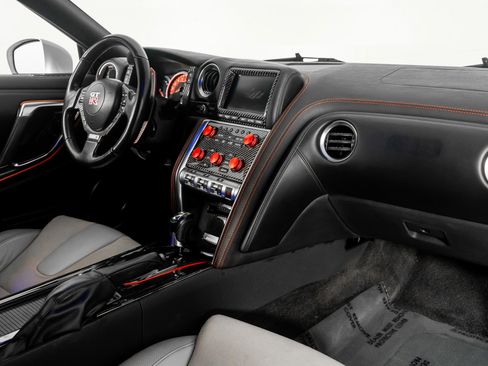 Used 2009 Nissan GT-R Premium image 52