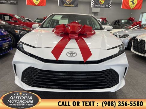 Used 2025 Toyota Camry LE image 8