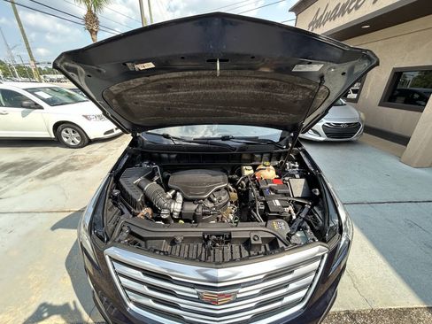 Used 2017 Cadillac XT5 Luxury w/ Driver Awareness Package FWD image 9