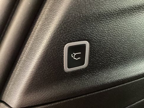 New 2026 Chrysler Pacifica Select image 6