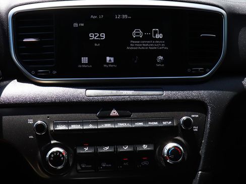 Used 2020 Kia Sportage LX image 40