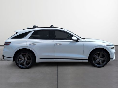 Used 2023 Genesis GV70 2.5T w/ Sport Prestige Package AWD/4WD image 6