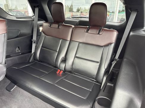 Used 2020 Ford Explorer Platinum w/ Premium Technology Package AWD/4WD image 31