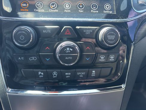 Used 2019 Jeep Grand Cherokee Altitude AWD/4WD image 18