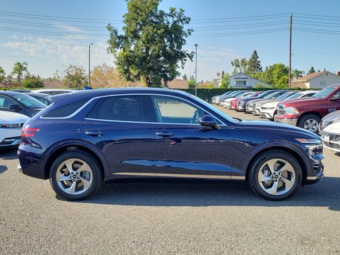 Certified 2026 Genesis GV70 2.5T Advanced AWD/4WD image 6