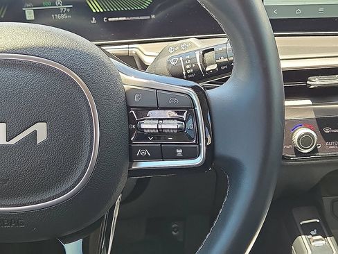 Used 2025 Kia Sorento S w/ Panoramic Sunroof Package FWD image 19