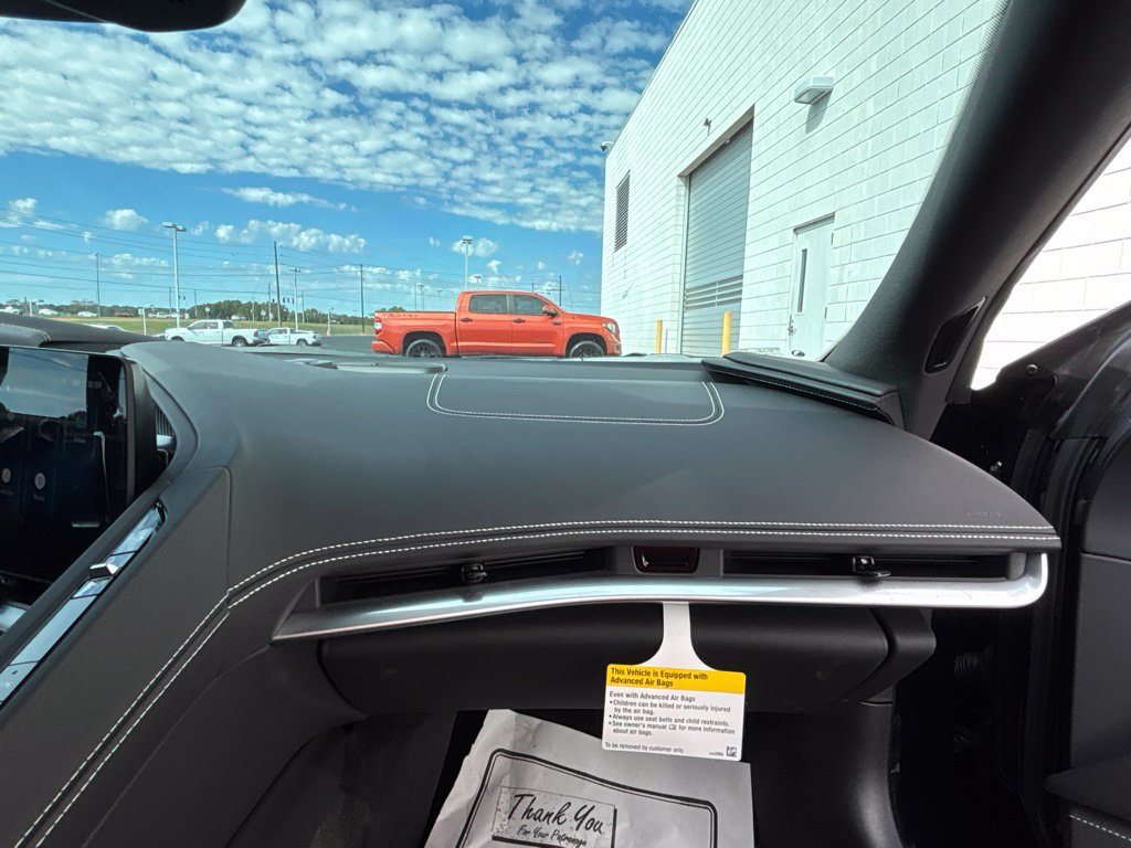 Used 2025 Chevrolet Corvette Z06 RWD image 39