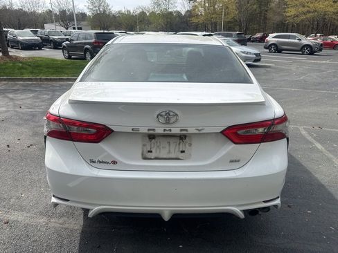 Used 2018 Toyota Camry SE image 14