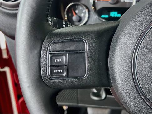 Used 2018 Jeep Wrangler Unlimited Sport S AWD/4WD image 17