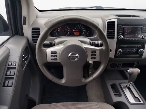 Used 2018 Nissan Frontier SV image 20