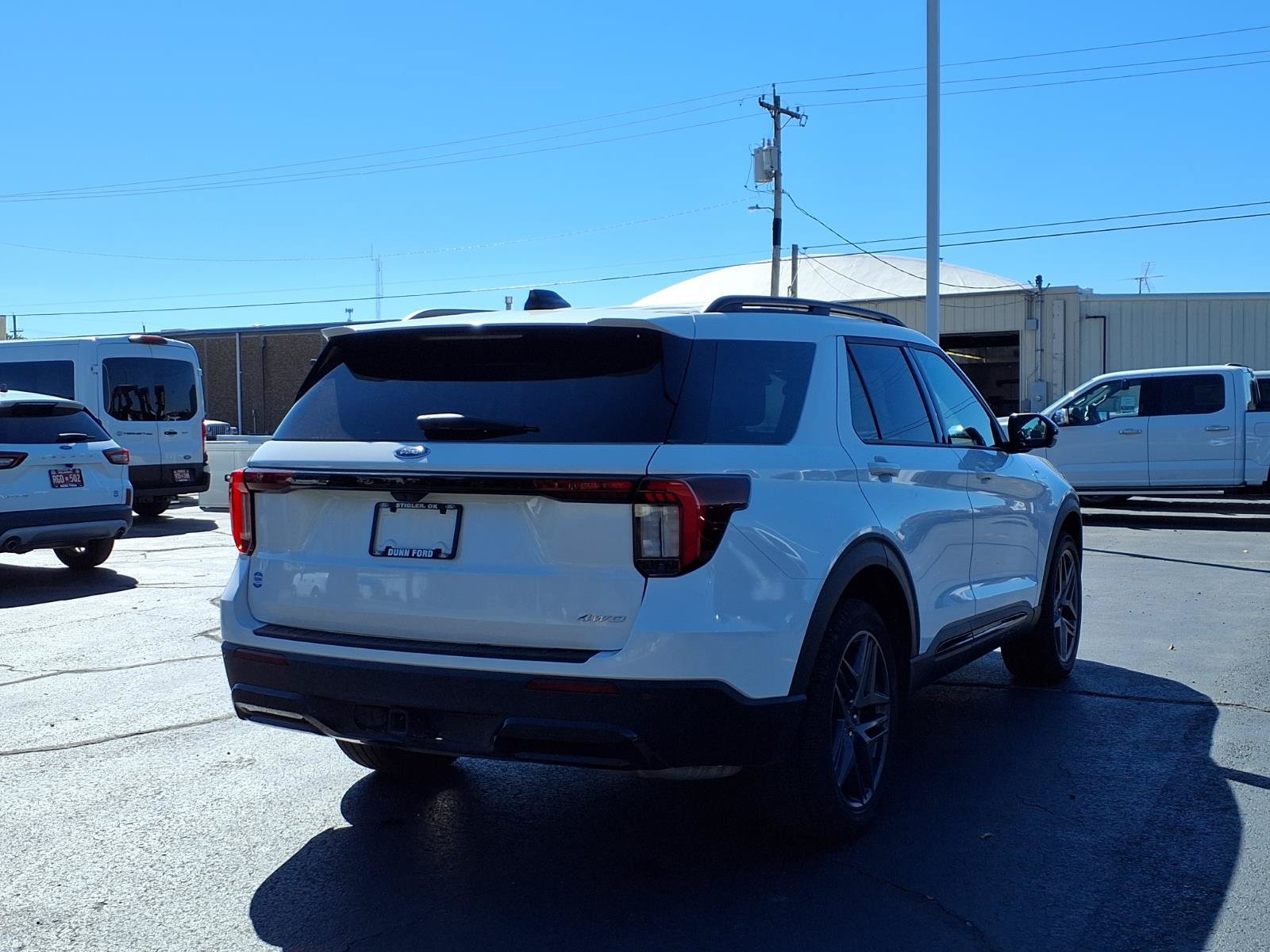 Used 2025 Ford Explorer ST-Line w/ ST-Line Street Pack AWD/4WD image 2