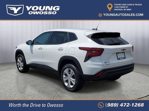 Certified 2024 Chevrolet Trax LS FWD image 4