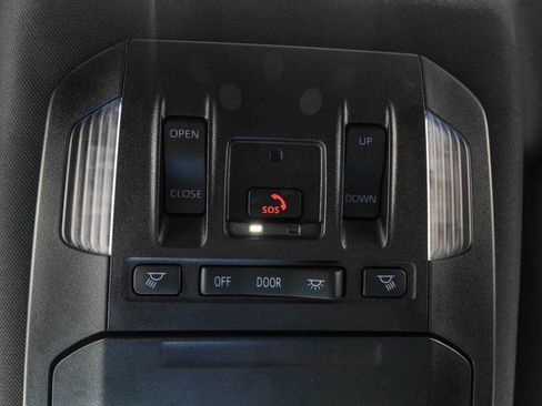 Used 2025 Toyota Highlander XSE AWD/4WD image 28