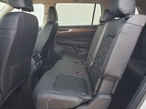 New 2026 Volkswagen Atlas SE FWD image 9