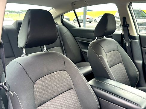 Used 2025 Nissan Altima 2.5 SV FWD image 24
