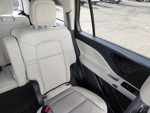 New 2026 Lincoln Aviator AWD image 15