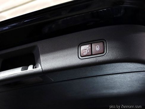 Used 2017 Mercedes-Benz GLS 550 4MATIC w/ Driver Assistance Package image 35