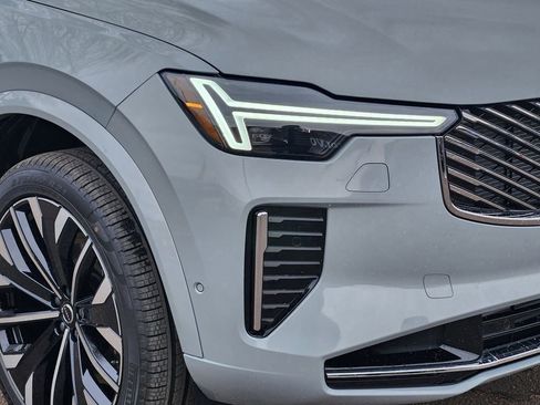 New 2026 Volvo XC90 T8 Plus w/ Protection Package Premier image 27