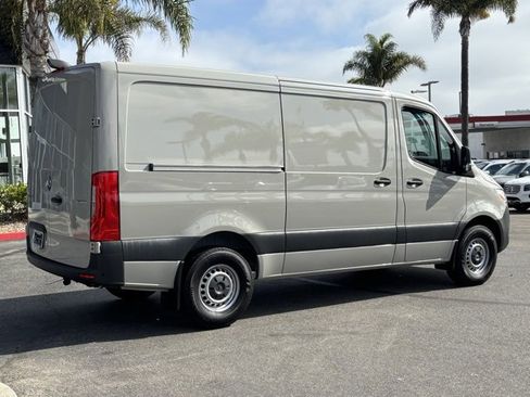 Used 2025 Mercedes-Benz Sprinter 2500 image 3