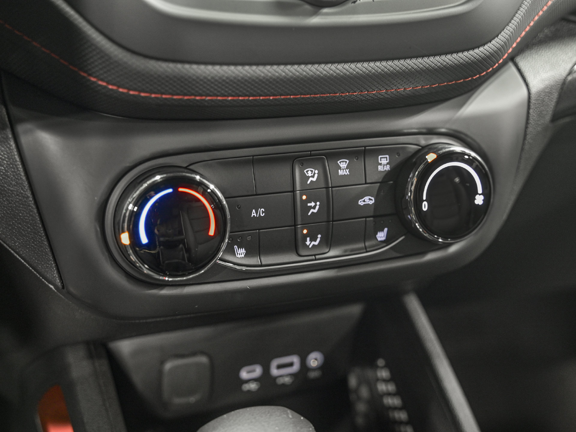 Used 2023 Chevrolet TrailBlazer RS AWD/4WD image 23