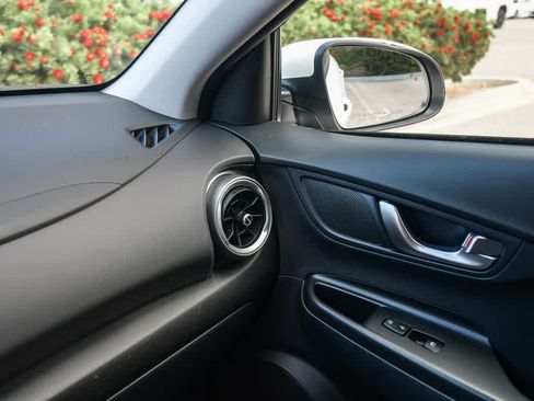 Used 2023 Hyundai Kona SE FWD image 21