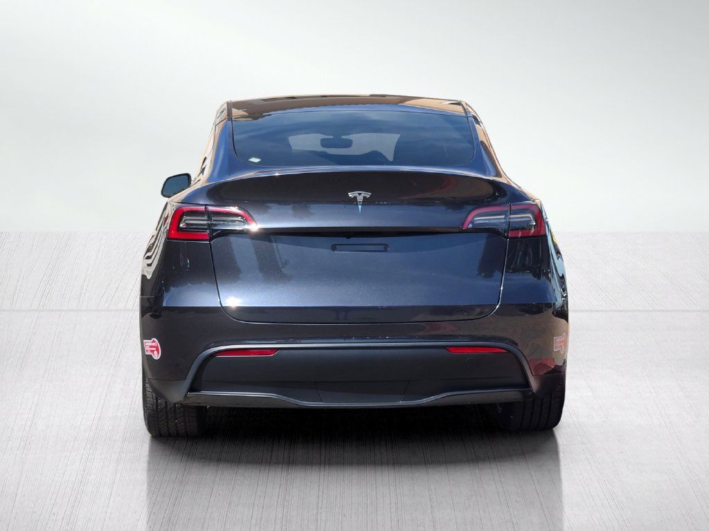 Used 2024 Tesla Model Y Long Range AWD/4WD image 6
