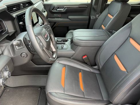 Used 2025 GMC Sierra 1500 AT4 w/ AT4 Premium Package AWD/4WD image 11