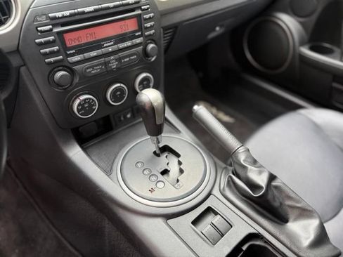 Used 2010 MAZDA MX-5 Miata Grand Touring w/ Premium Pkg RWD image 29