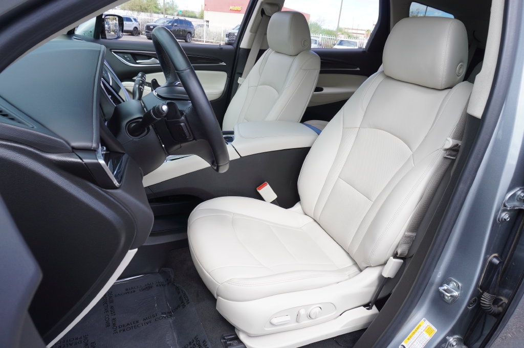 Used 2023 Buick Enclave Essence FWD image 18