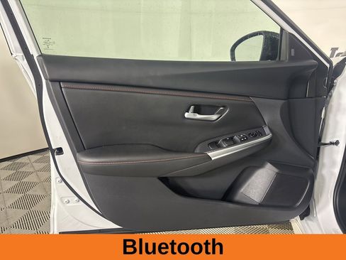 Used 2025 Nissan Sentra SR FWD image 8