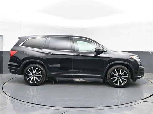 Used 2021 Honda Pilot Touring image 11