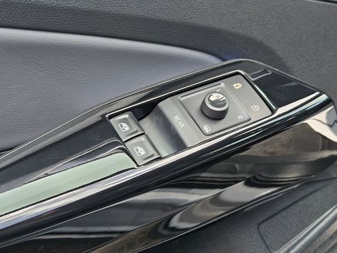 Used 2022 Volkswagen ID.4 Pro RWD image 10