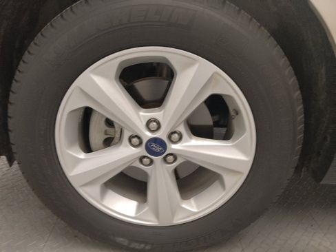 Used 2018 Ford Edge SE image 31