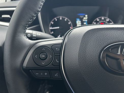 Used 2025 Toyota Corolla Hatchback w/ SE Package image 17