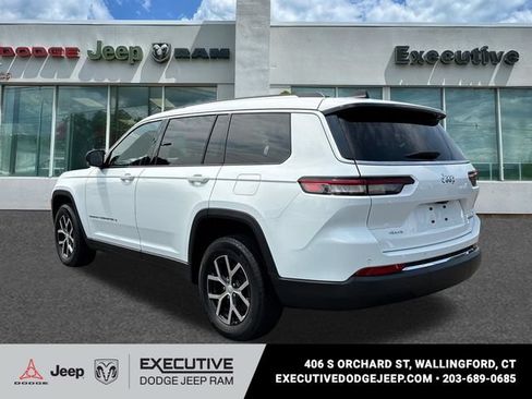 Used 2023 Jeep Grand Cherokee L Limited AWD/4WD image 2