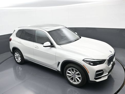 Used 2022 BMW X5 xDrive40i w/ Premium Package AWD/4WD image 29