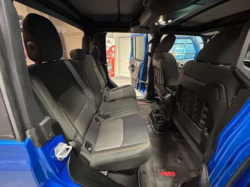 Used 2021 Jeep Gladiator Mojave AWD/4WD image 43