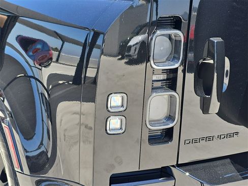 New 2025 Land Rover Defender 110 V8 image 34
