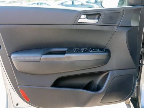 Used 2022 Kia Sportage LX w/ LX AWD Value Edition Package image 17