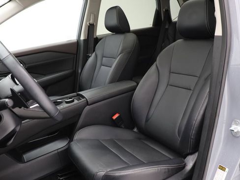 Used 2023 Nissan Rogue SL w/ SL Premium Package image 16