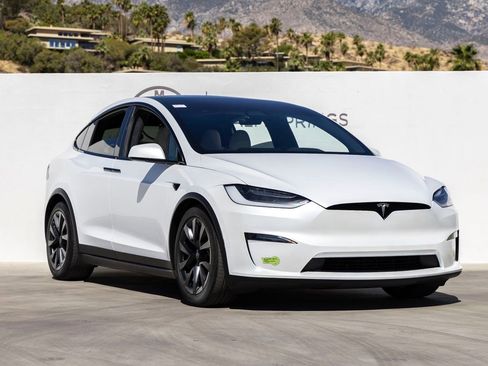 Used 2023 Tesla Model X AWD/4WD image 2