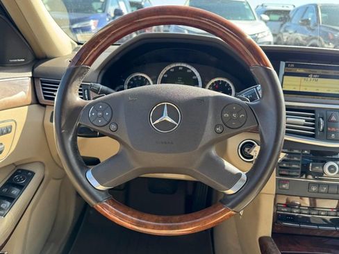 Used 2010 Mercedes-Benz E 350 4MATIC Sedan image 13