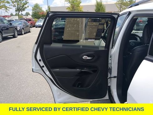 Used 2023 Jeep Cherokee Altitude Lux AWD/4WD image 36