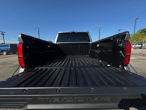 Used 2025 Toyota Tacoma TRD Off-Road AWD/4WD image 29